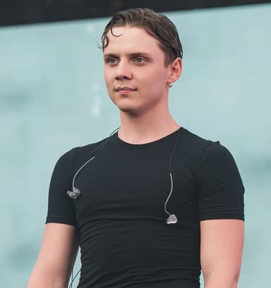 Ваня Дмитриенко